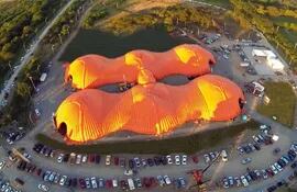 domo-estructura-montada-en-el-parque-guasu-para-la-expo-deportes-2013--231845000000-621718.jpg