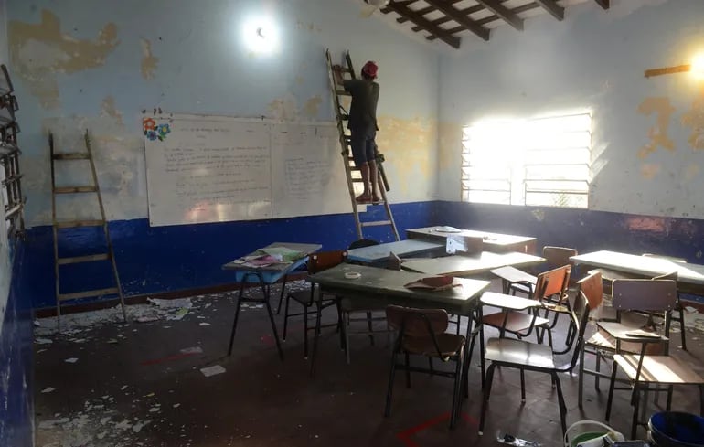Una de las aulas de la escuela República de Cuba, donde las refacciones recién ahora se hacen.