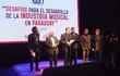 Integrantes del consejo directivo de AIE-Paraguay, encabezado por el músico Óscar Pérez, durante la apertura de los encuentros "Desafíos para el desarrollo de la industria musical en Paraguay".