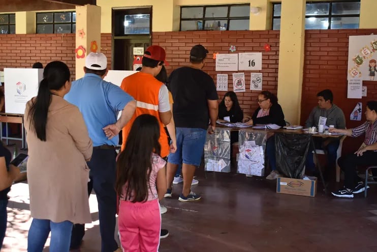 Gran participación de votantes en las elecciones Paraguay 2023.