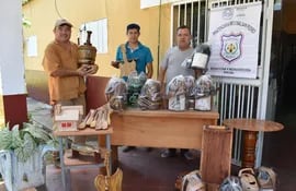 Reclusos de San Pedro ofrecen trabajos de artesanías para obsequios