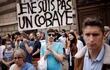 "No soy un cobayo" dice el cartel que porta uno de los manifestantes contra la vacunación anticovid en París. Hoy los contagios en ese país vuelven a estar en aumento.