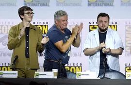 Los actores Isaac Hempstead Wright, Conleth Hill, y John Bradley durante el panel de "Game of Thrones" en Comic Con.