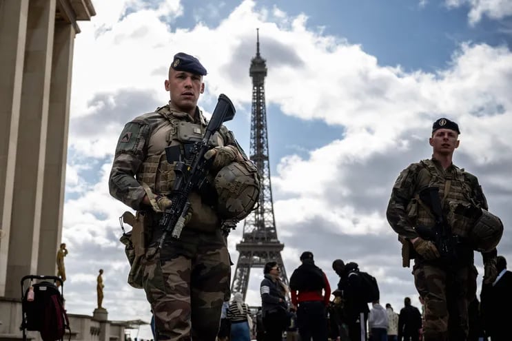Francia elevó su alerta por la escalada de tensión en Medio Oriente.
