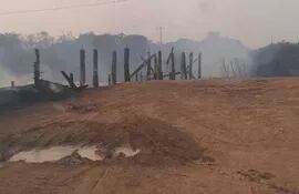 Así quedó el puente tras el incendio.