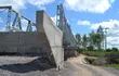 puente-de-metal-y-hormigon-armado-construido-por-el-mopc-el-cual-afecta-a-propiedades-de-varios-pobladores--212509000000-1685775.jpg