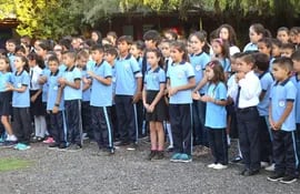 alumnos-del-colegio-heroes-del-chaco-loma-plata--75326000000-1811112.jpg