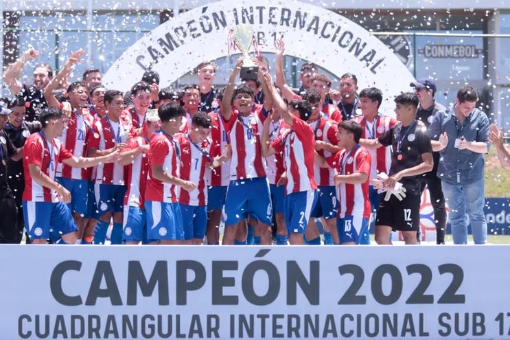La Selección Paraguaya Sub 17 masculina se quedó la "Copa Joaju".