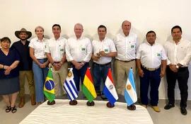 Directiva de la Federación de Asociaciones Rurales del Mercosur Ampliado (FARM), reunida en Santa Cruz, Bolivia, en la Expocruz 2023