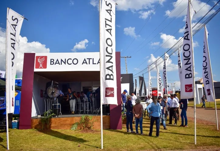 Banco Atlas, comprometido con el agro paraguayo, destaca su participación clave en ferias agrícolas.