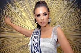 Elicena Andrada Orrego representa a Paraguay en Miss Universo.