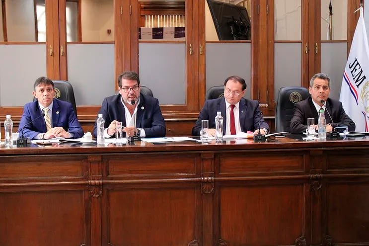 Oscar Paciello, Rodrigo Blanco Amarilla, Ramón Retamozo y Alfredo Enrique Kronawetter, miembros del Jurado de Enjuiciamiento de Magistrados (JEM).