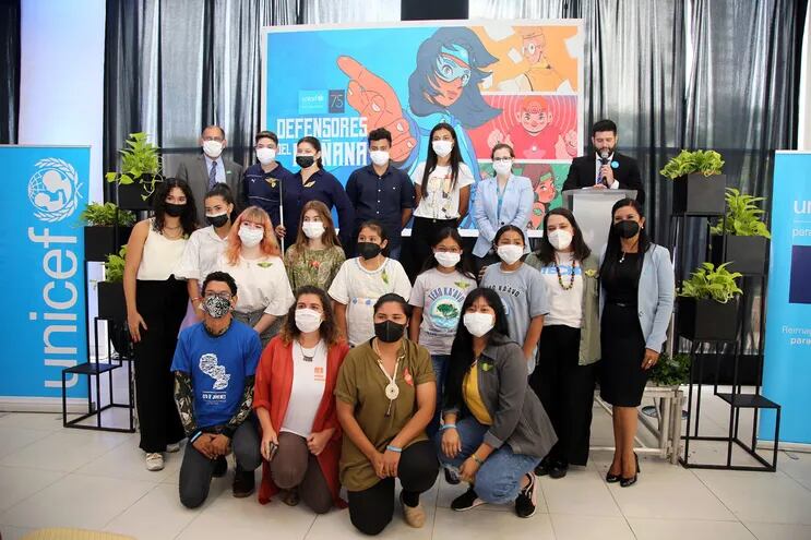 Niños, adolescentes y jóvenes premiados por Unicef.