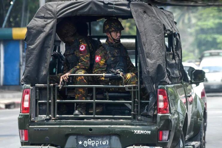 Soldados birmanos en patrulla. (Imagen de archivo)