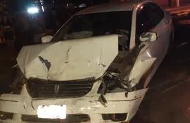 El taxi robado usado por el capturado Carlos Rubén Dos Santos Alfonzo, tras el choque.