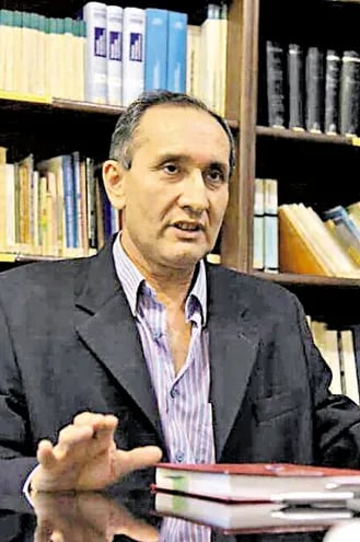 Senador Eusebio Ramón Ayala, del PLRA, constitucionalista.