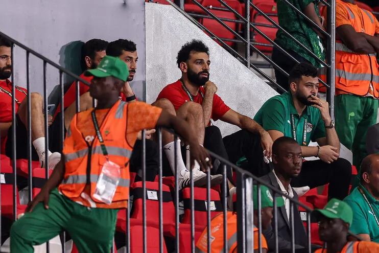 Mohamed Salah observando desde las gradas el partido de Egipto contra Cabo Verde.