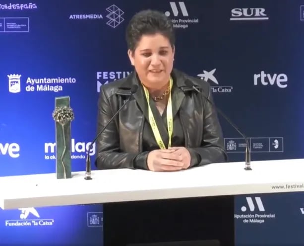 Sofía Paoli Thorne pronuncia su discurso de agradecimiento tras recibir la Biznaga de Plata a la Mejor Dirección en el Festival de Málaga.