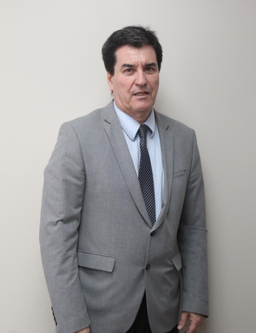 Dr. Gustavo Santander Dans (58 años), se postuló para la Fiscalía General. 