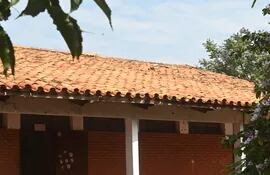 En el colegio Ysaty denunciaron que no se culminó la renovación del tejado y la colocación de canaletas.