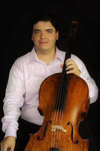 El violonchelista Fabio Presgrave participará esta noche de la "Serenata brasileña" en el Tom Jobim.

Personaje: Fabio Presgrave

Foto: Gentileza, IGR Asunción 19-10-2023