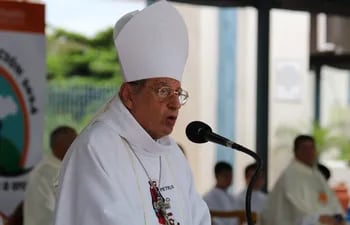 Monseñor Ricardo Valenzuela ofició la misa dominical en Caacupé.