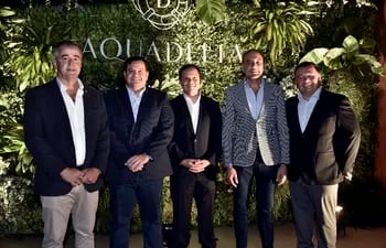 Fernando Talavera, Jorge Figueredo, Ernesto Figueredo, Tony Ortellado y Aníbal Figueredo.