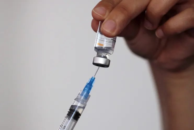 Médicos pediatras prefieren una vacuna de virus inactivado -como es el caso de Coronavac- para la vacunación de los infantes.