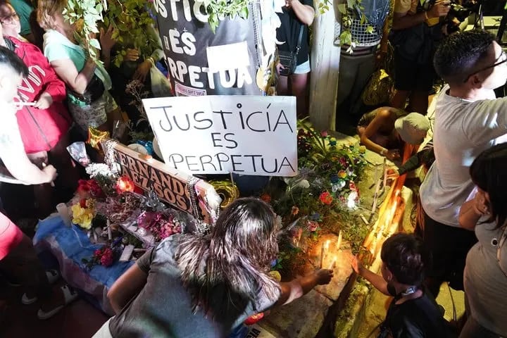 La Fiscalía, la querella, la familia y toda Argentina pide prisión perpetua para los asesinos de Fernando Báez Sosa. Miles de personas participaron del homenaje en Zárate a tres años de su muerte.