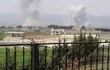 Columnas de humo se levantan en la ciudad libanesa de Baalbeck luego de un ataque aéreo israelí.