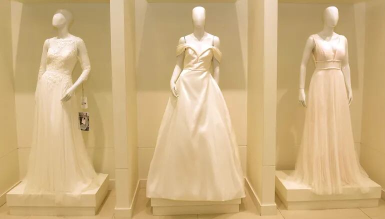 Lanzamiento de la Expo Novias 2023 con la presentación de la nueva colección de vestidos de novias de la tienda SAX.