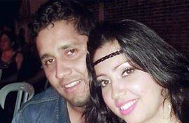 Marcos Ignacio Rojas Mora, alias Marcos Capital, y su mujer Liza Liuzzi Acosta, en una foto de archivo de las redes sociales. El hombre murió en San Bernardino.