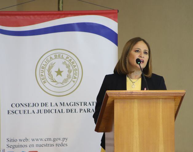 Lorena Segovia durante la audiencia pública en el Consejo de la Magistratura para elección de terna en relación a la Corte Suprema de Justicia. (gentileza).