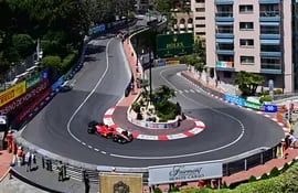 El Ferrari del monegasco Charles Leclerc durante el primer ensayo libre del Gran Premio de Mónaco de la Fórmula 1 en el circuito de Mónaco.
