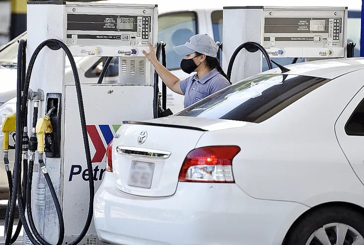 Petropar mantendrá precio de los combustibles esta semana. Cotización del dólar podría ayudar para que no haya suba.