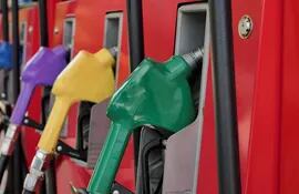 La reducción de precios del diésel se aplicará desde este viernes y durante toda la Semana Santa, anunció Petropar.