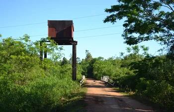 Reliquia histórica de los ferrocarriles abandonada en Gral, Morinigo.