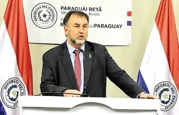 Benigno López, ministro de Hacienda, explicó ayer por qué el Ejecutivo decidió no vetar la ley de royalties.