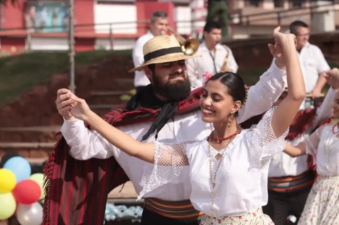 Las danzas paraguayas son una de las manifestaciones más reconocidas de nuestro folklore.