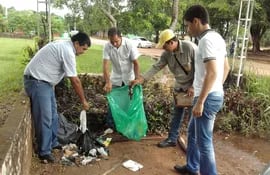 voluntarios-de-las-mingas-ambientales-recolectan-criaderos-en-horqueta--105310000000-1420638.jpg