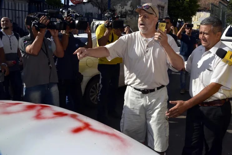 Paraguayo Cubas, ex candidato a la Presidencia, también fue sobreseído del proceso por pintanta en la casa del ex fiscal general Javier Díaz Verón.