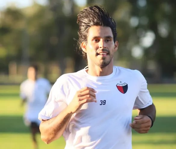 Jorge “Conejo” Benítez debutó ayer con un gol con la casaca de Colón de Santa Fe.