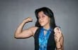 Violeta Fernández, joven atleta campeona sudamericana de levantamiento de pesas