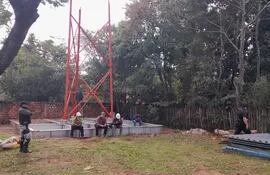 Vecinos de Caaguazú están preocupados por la instalación de antenas en zonas urbanas.