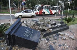 destruyen-monumento-a-bernardino-caballero-en-cde-112647000000-1829400.jpeg