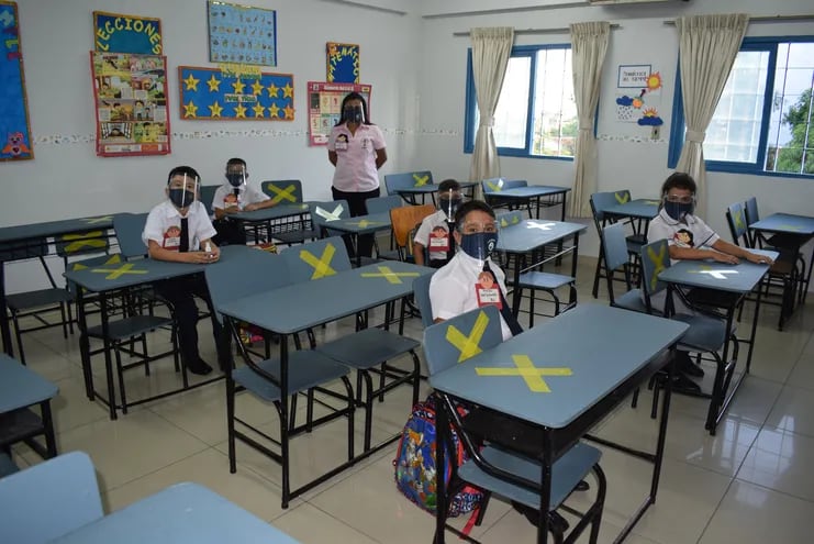 Los niños de la escuela privada subvencionada María Auxiliadora, de Luque, tuvieron ayer su primer día de clases. La mayoría en la modalidad presencial