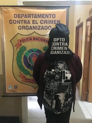 Audry Luján Núñez, exfuncionaria municipal detenida por presunta estafa.