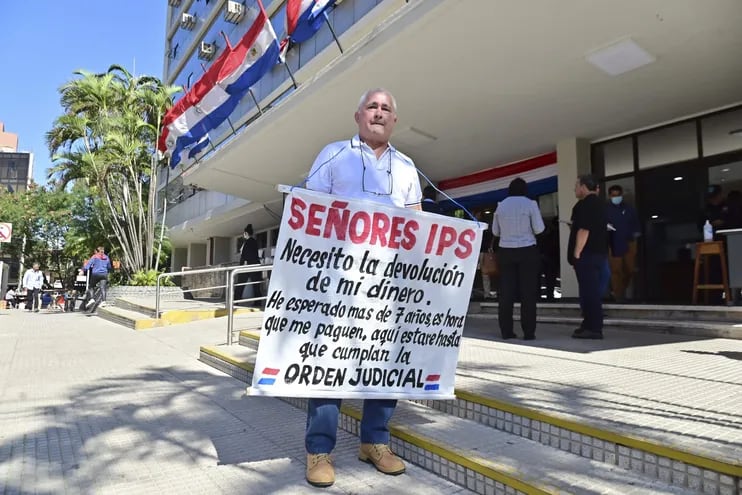 Pedro Bernal denuncia que el IPS no consideró sus últimos dos meses de aporte y pide al ente la devolución de más de G. 30 millones.