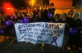 Movilización donde exigen justicia para Katia Brítez.