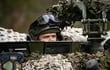 Un soldado noruego participa de unos ejercicios militares denominado "Cold Response 22". Las Fuerzas ucranianas utilizan inteligencia artificial para identificar a soldados rusos muertos.